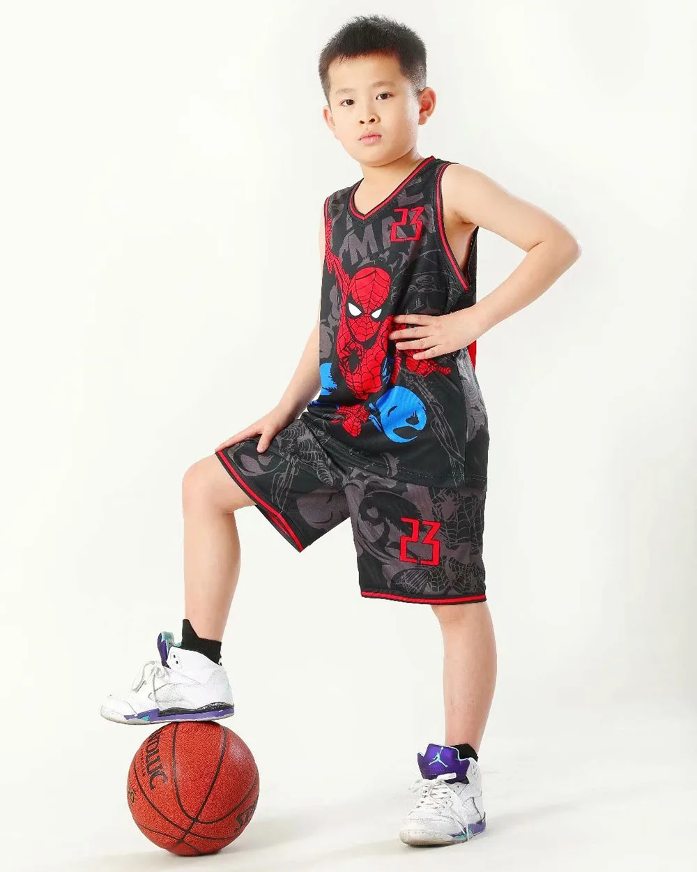 

Летняя детская одежда из мультфильма «Человек-паук»