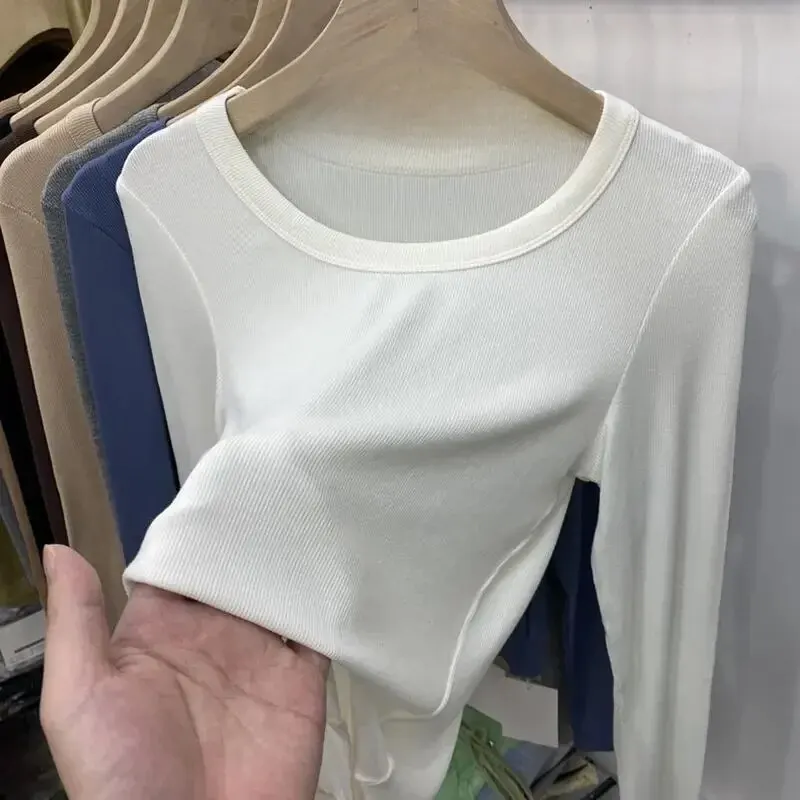 Женская футболка с длинным рукавом эластичная облегающая и винтовым узором