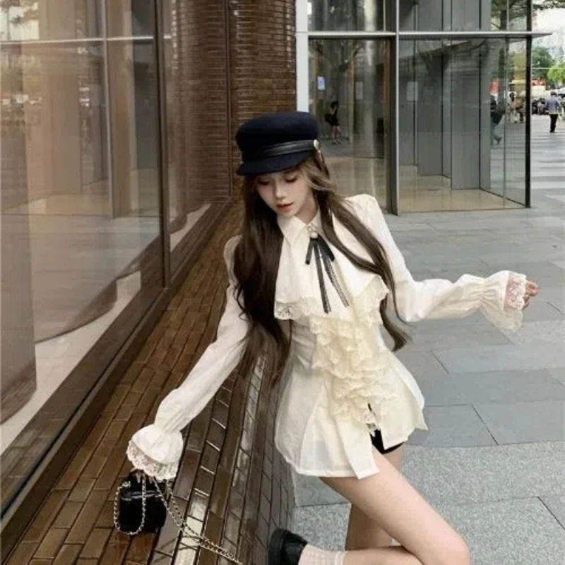 Женская рубашка с отложным воротником и длинными рукавами