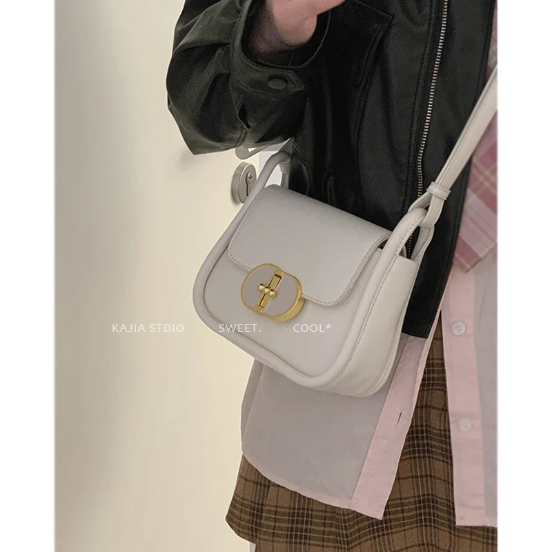

Versatile Fashion New 2023 Handbags For Lady Luxury Designer Crossbody Small Bag Traveling Leather Underarm Shoulder Bag Casuals