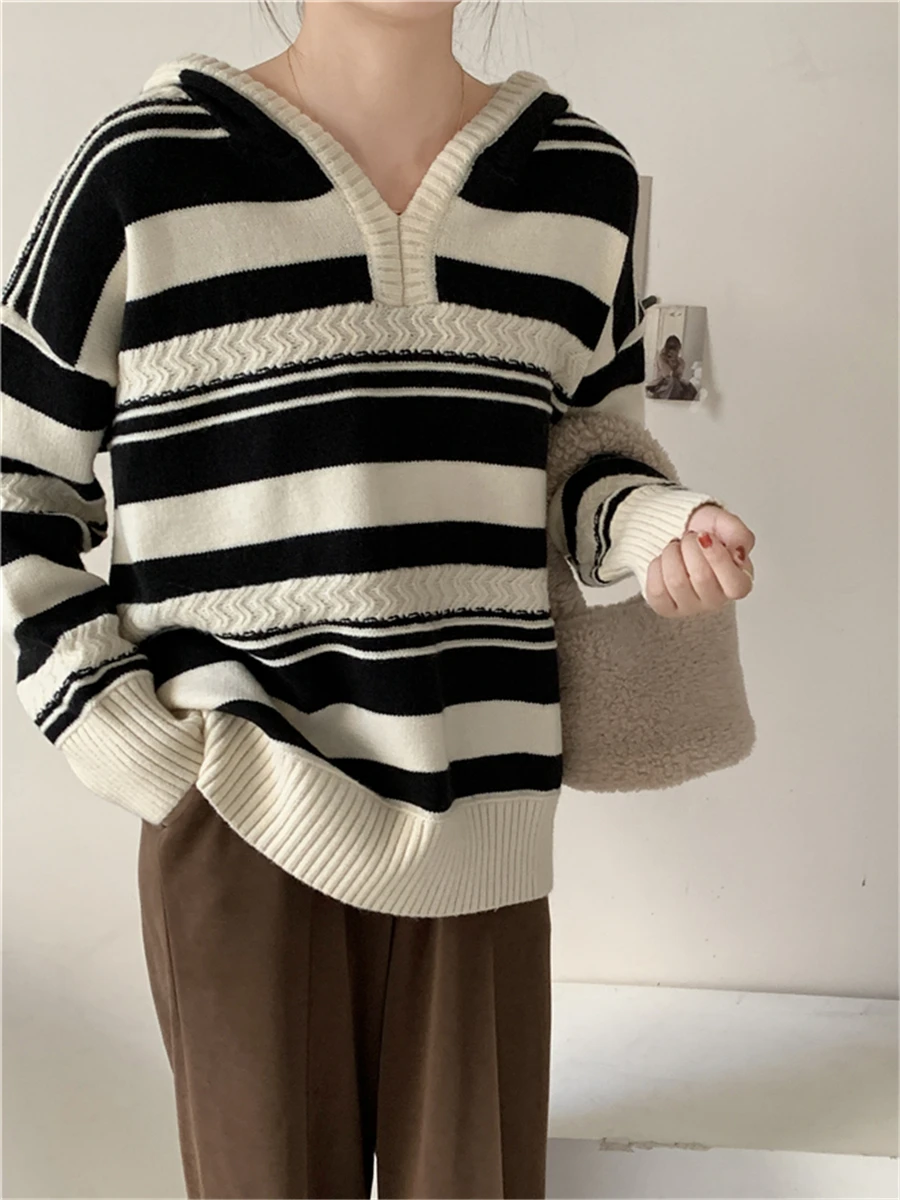 

Tops New 2022 Vintage Korean Fashion Elegant Hooded Oversized Women Autumn Winter Knitted Striped Sweaters