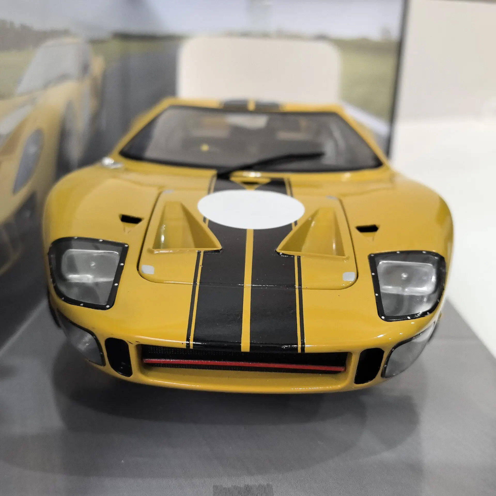 Модель автомобиля FORD GT40 Racing U1 из литого металла, масштаб 118, SOLIDO (art.: 3920db214727a) - 3920db214727a