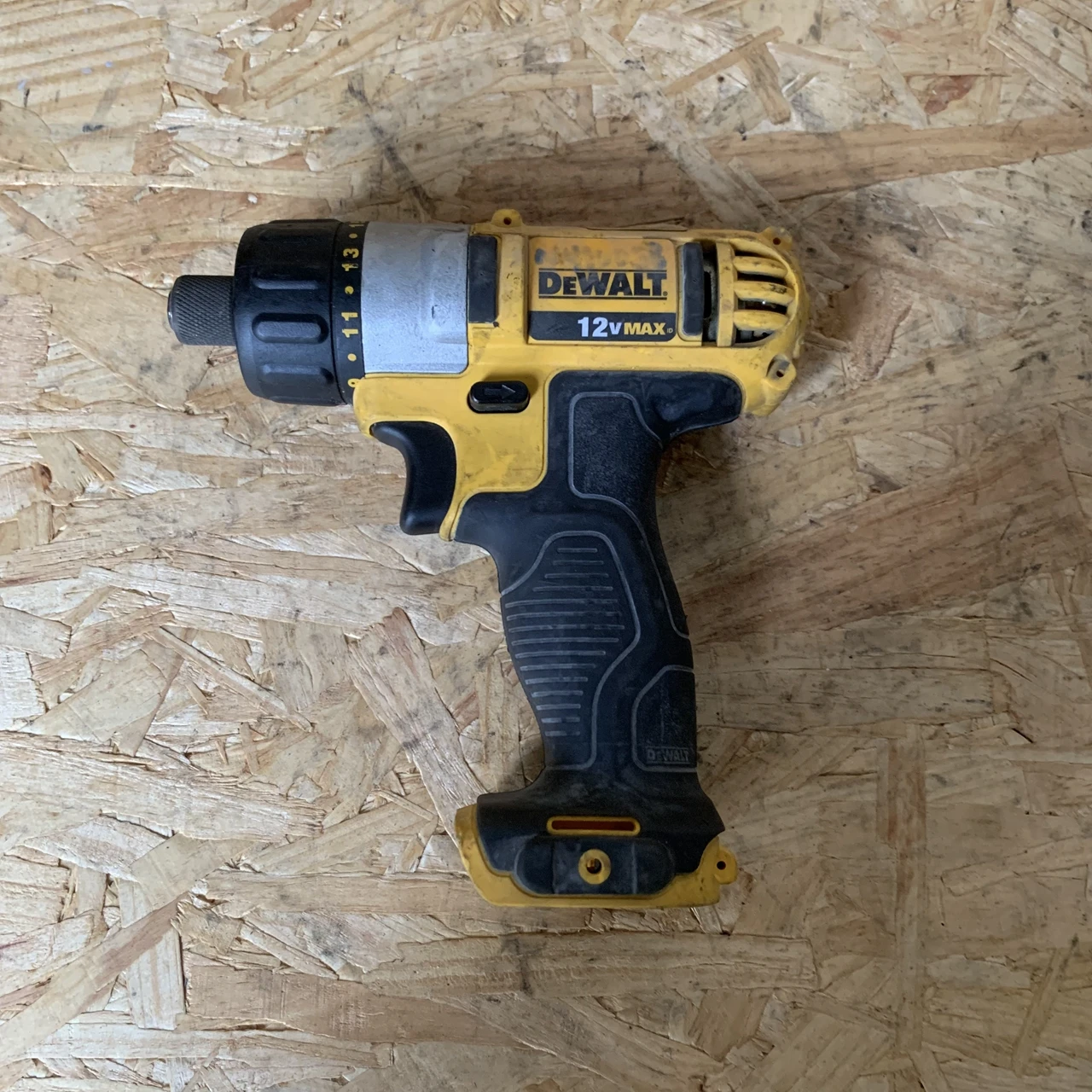 

DEWALT DCF610N аккумуляторный шуруповерт