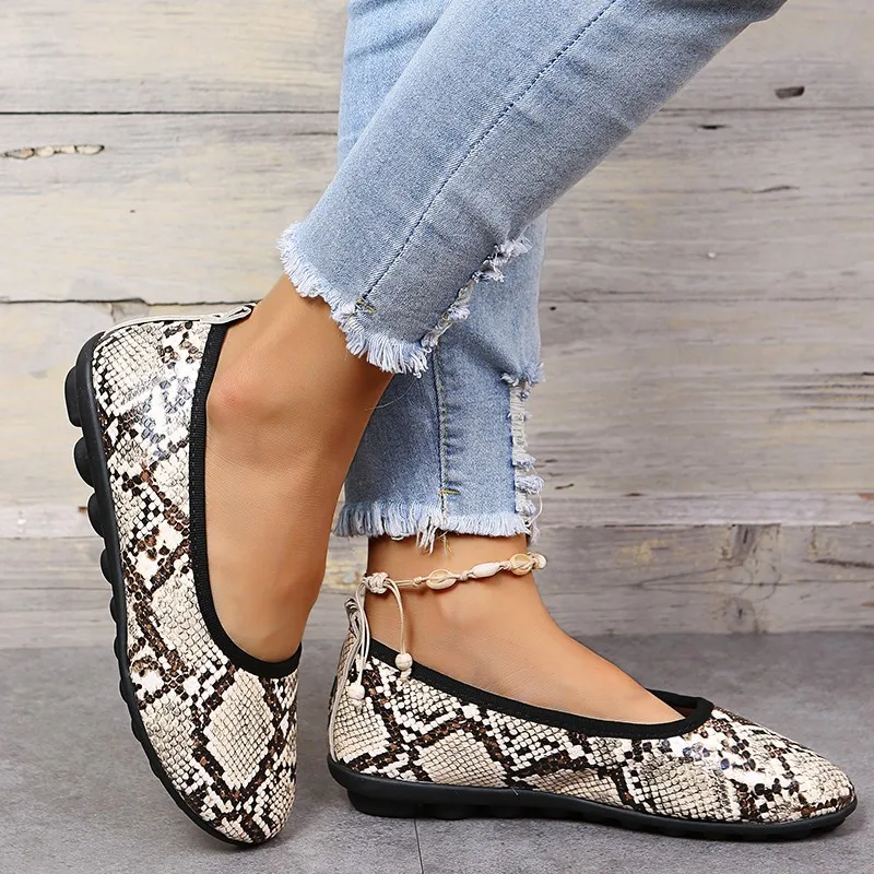 

Autumn Women's Shoes Outdoor Leisure Flat Shoes Fashionable Snake Pattern Mother Shoes Loafers 43 Size Comfortable Walking Shoes