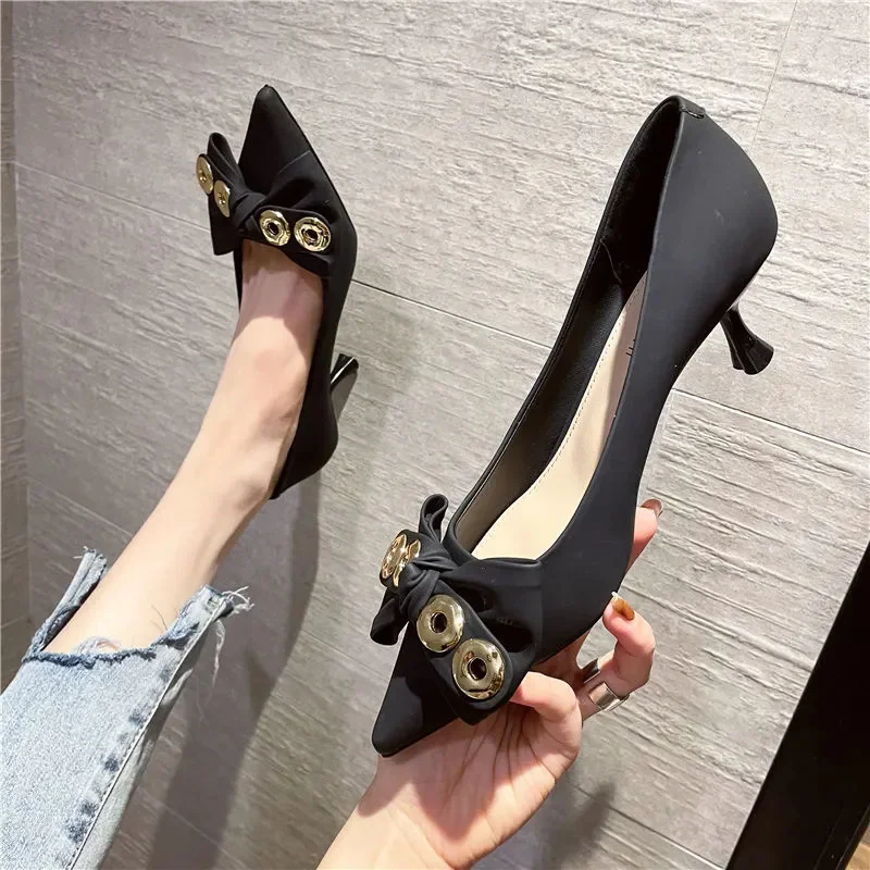 

Женские милые черные атласные туфли на шпильках высокого качества, Женские Модные Зеленые удобные брендовые Дизайнерские Туфли на каблуке,...