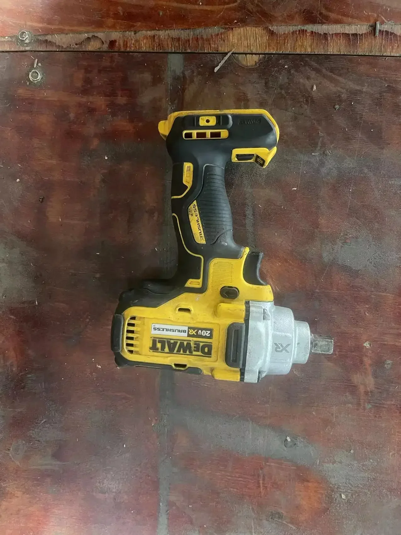Б/у бесщеточный ударный гайковерт Dewalt DCF894N 18 в 1/2 дюйма (только корпус)