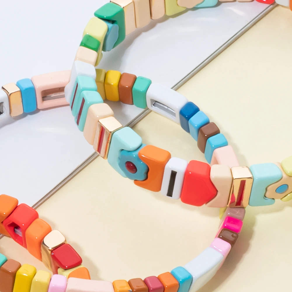 Женский эластичный браслет с бусинами разнообразный ярких цветов из сплава