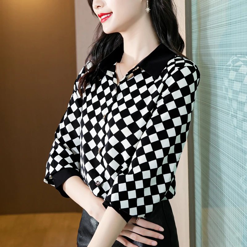 

Летняя женская блузка, новинка, Топ с длинным рукавом, модная повседневная Свободная рубашка-поло в клетку, атласный корпус