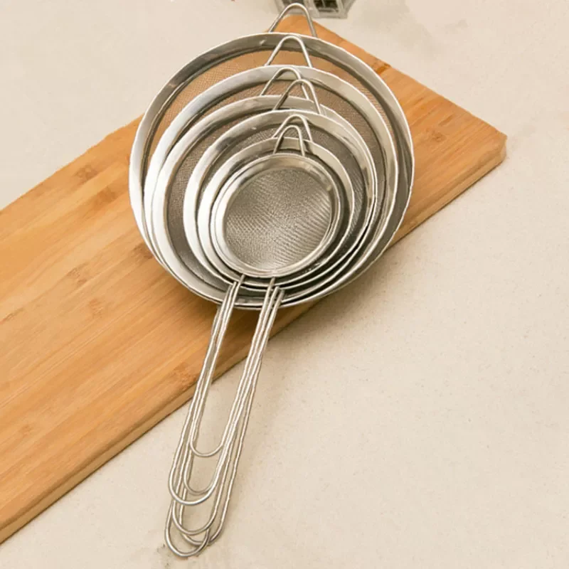 

2022NEW Hot Stainless Steel Kitchen Flour Handheld Screen Mesh Strainer Flour Sieve Oil Strainer Colander Kitchen Tools Dropship