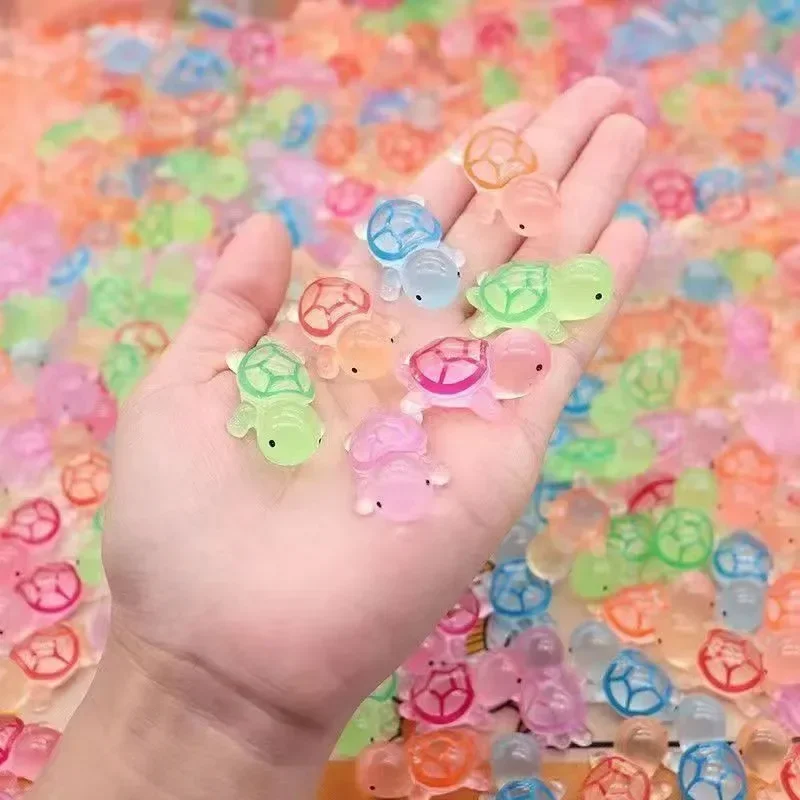 

Мини-черепашки, светящиеся в темноте