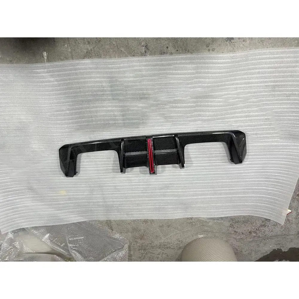 Задний бампер из углеродного волокна диффузор спойлер сплиттер со светодиодной