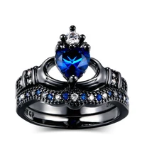 2020 trendy hand holding blue crystal heart shaped crown ring set for women for engagement party wedding jewelry accessories