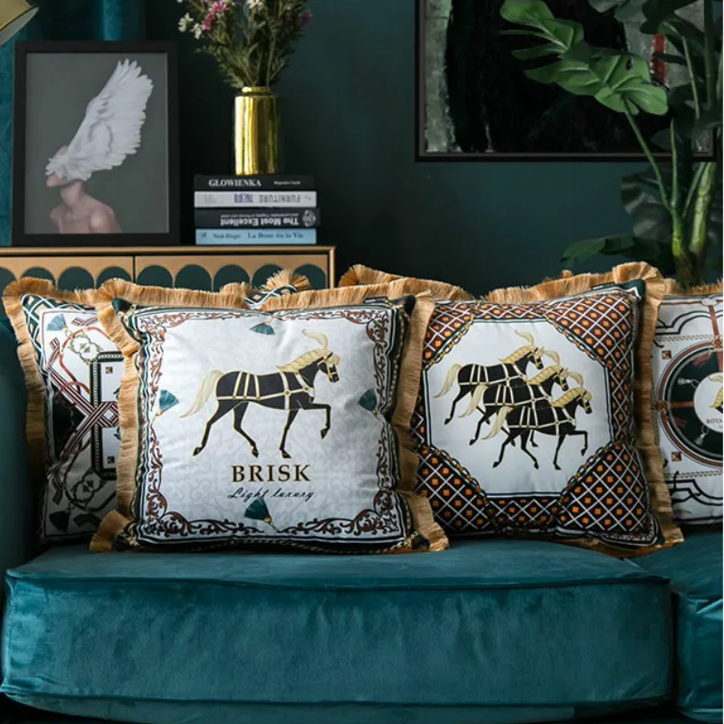 

Home Decor Cushion Cover Decorative Pillow Case Artistic Modern Luxury Horse Chain Print Soft Velvet Sofa Chair Bedding Coussin