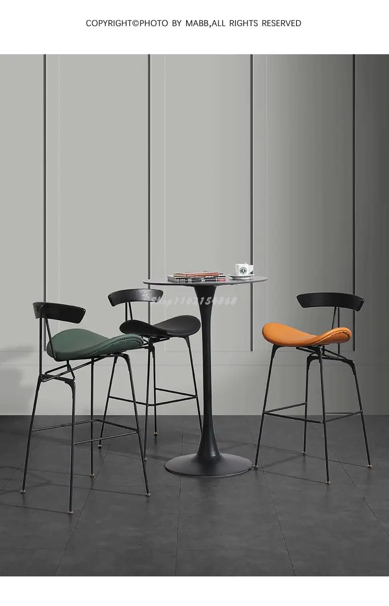 Барный стул в нордическом индустриальном стиле современный минималистичный