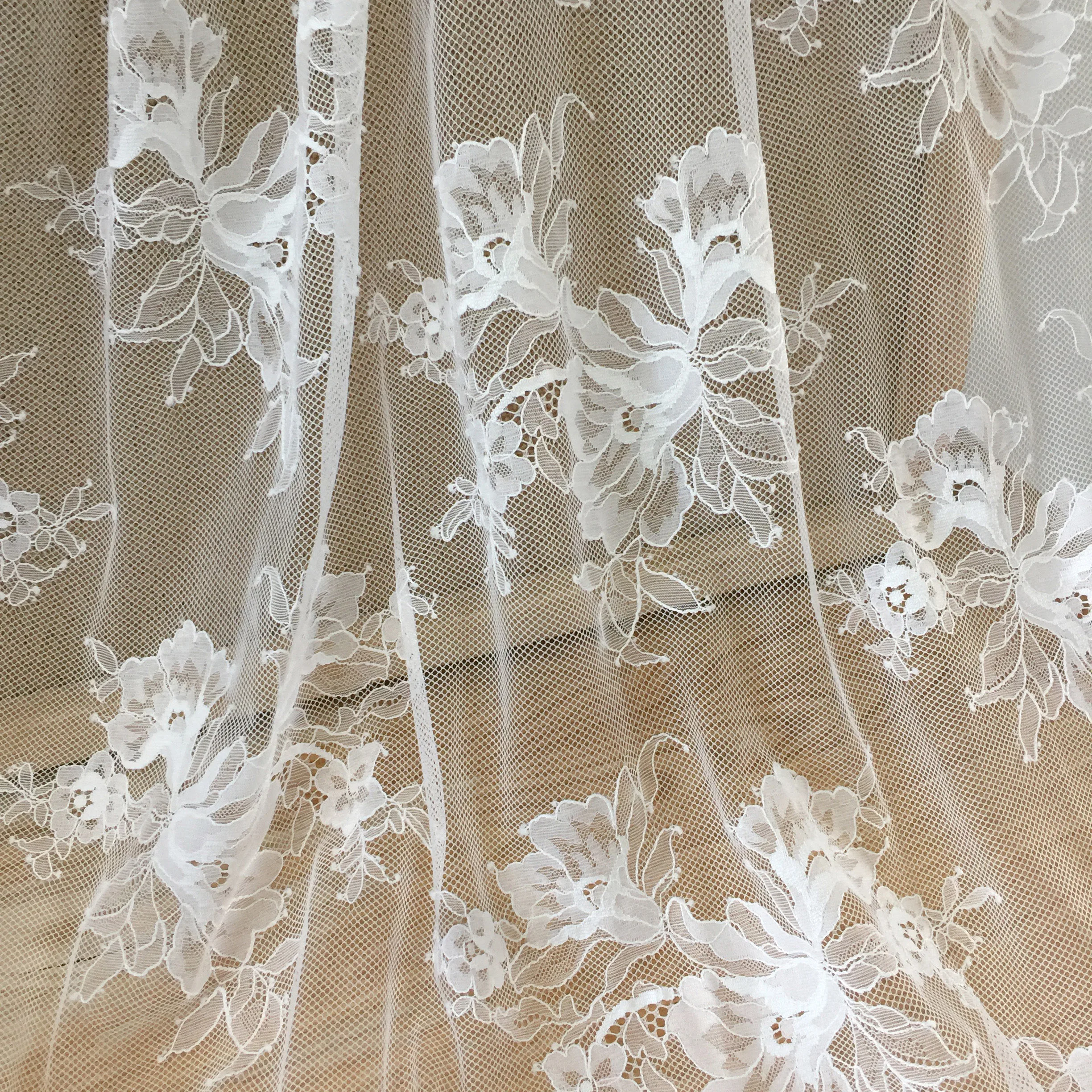 2022 Новое поступление модная кружевная ткань цвета слоновой кости в стиле