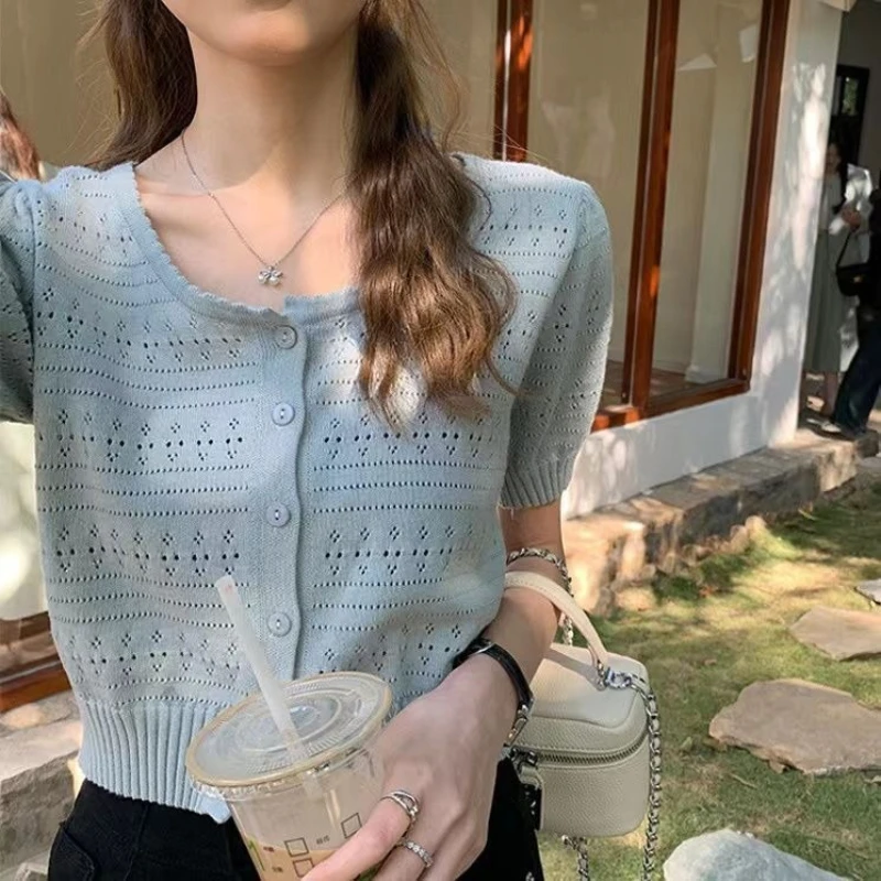 

2023 summer new sweet wind salt girl hollow soft waxy short short sleeve lace collar knitted cardigan blouse