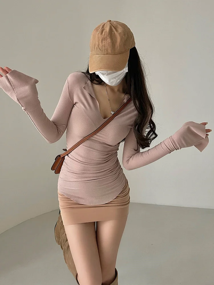 

Футболка женская облегающая с V-образным вырезом и длинным рукавом