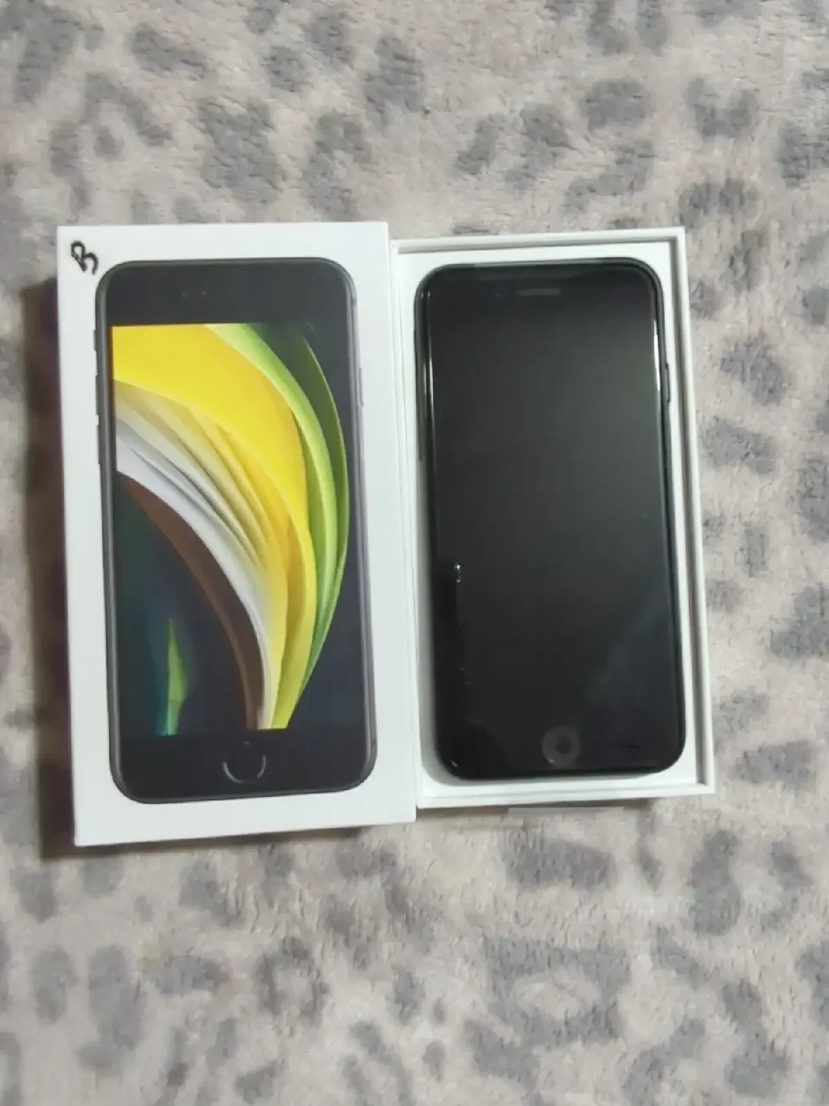 Смартфон Apple iPhone SE (2020) 3/64ГБ 3/128ГБ 3/256ГБ global Б/у