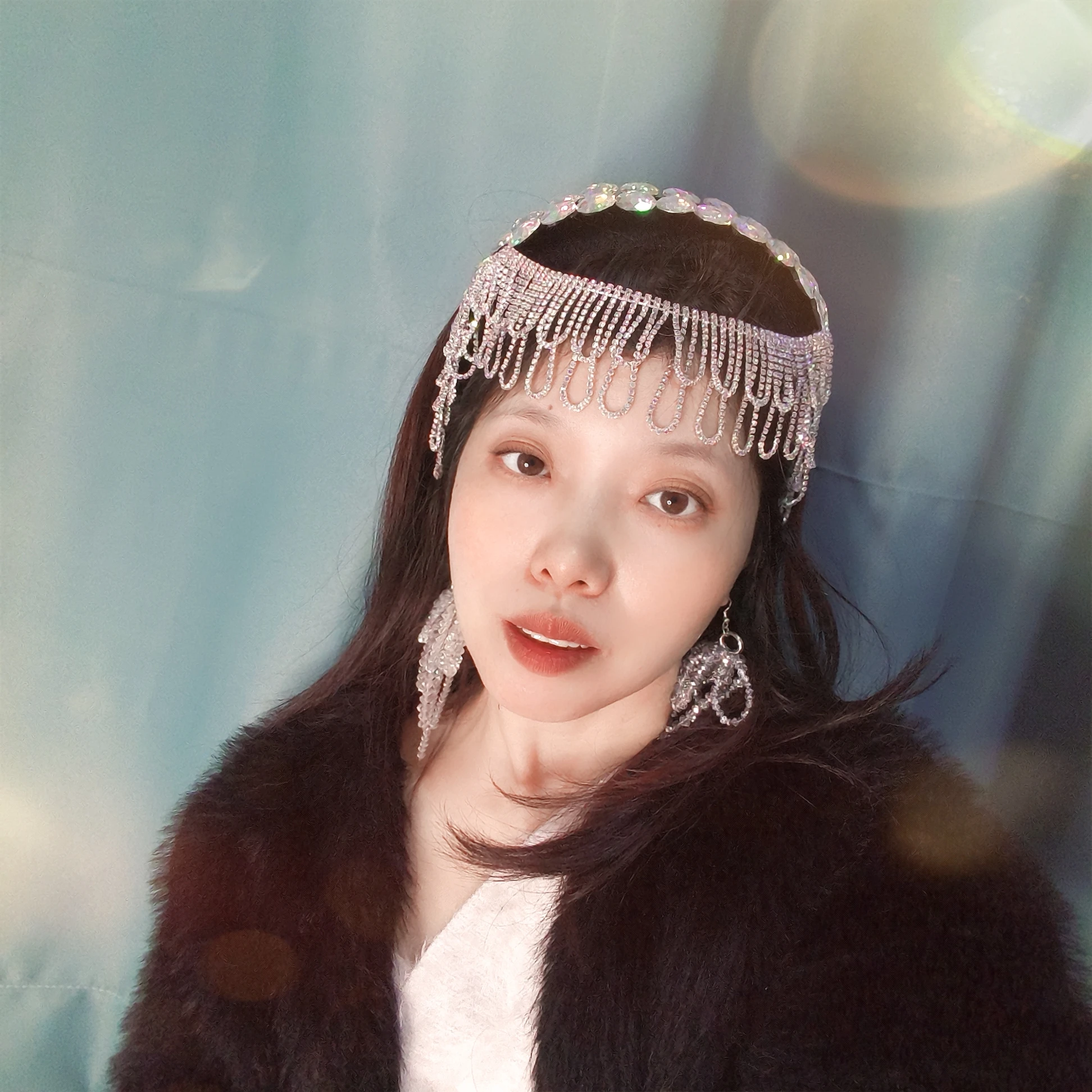 Оригинальная повязка для волос ручной работы с овальными кристаллами и