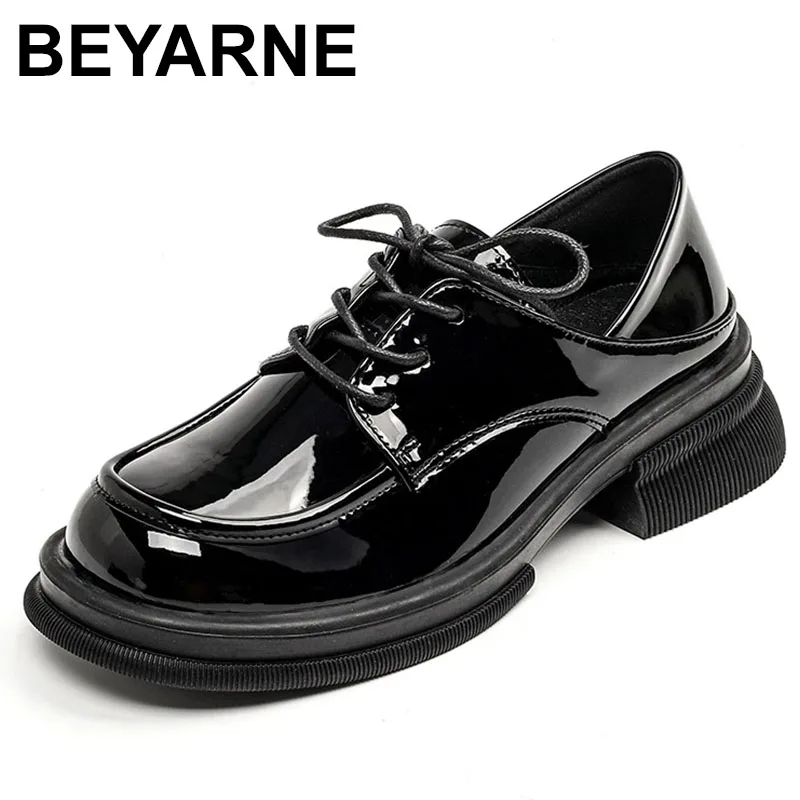 

2023 spring new women's leather shoes Black loafers retro British style Middle heel Lace-up design casual shoes Party and office