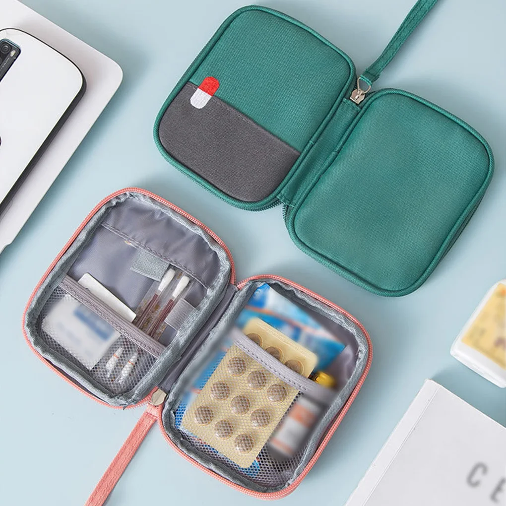 

Emergency Kit Bag Empty Aid Case with Pockets Zipper Closure Oxford Cloth Travel Package Organizer Pouch Car Household School
