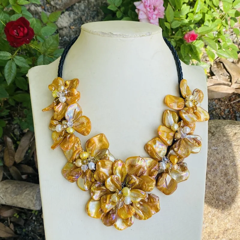 

Женская цепочка с натуральным жемчугом, желтая цепочка в стиле барокко с колокольчиками из Ирландии, короткая цепочка для свитера с цветами