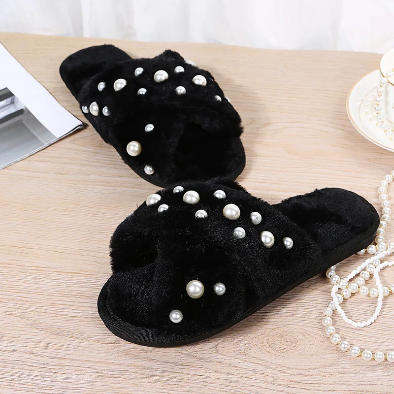 2022 European And American Fashion Autumn And Winter New Fuzzy Outdoor Flat Slippers For Women Warm Indoor Slippers For Women