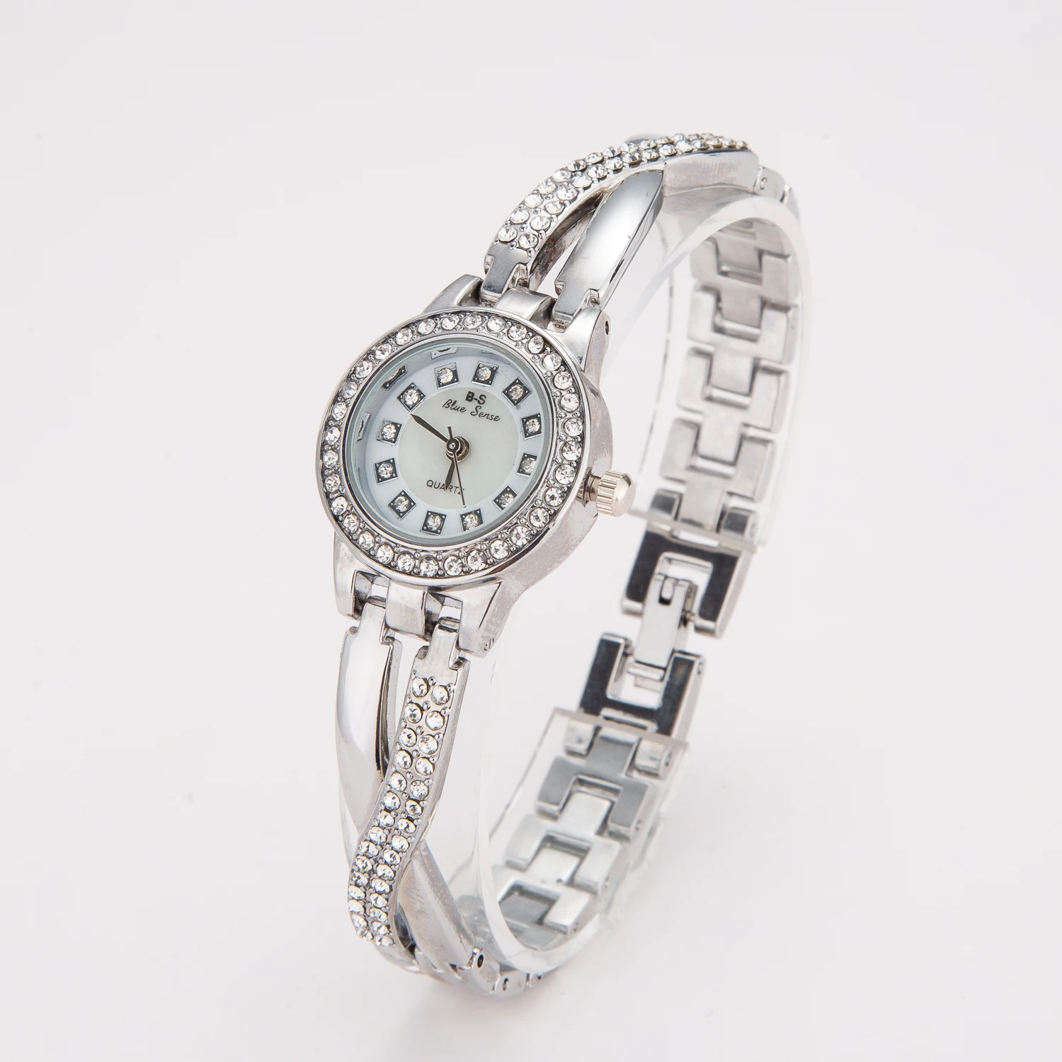 2023 Luxury Brand Design Simplicity Diamond Watch Fashion Crystal Quartz Wristwatches Watches Best Selling Product