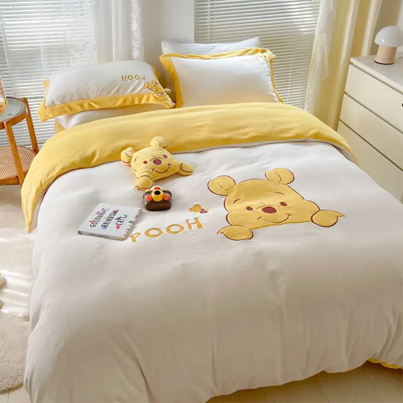 Disney Juego de cama de terciopelo Coral de leche, Sábana de franela de doble cara, funda de edredón, tres piezas, novedad de invierno (0)