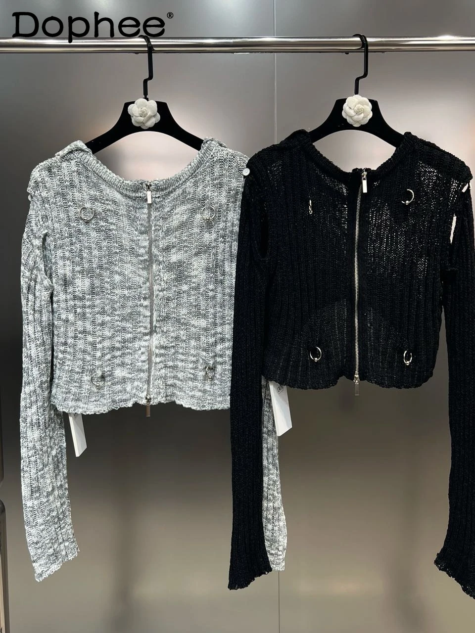 

2023 Autumn Crew Neck Split Long Sleeve Zipper Cardigan Sweater High Street Ripped Iron Hoop Design Black Knitted Sweater Top