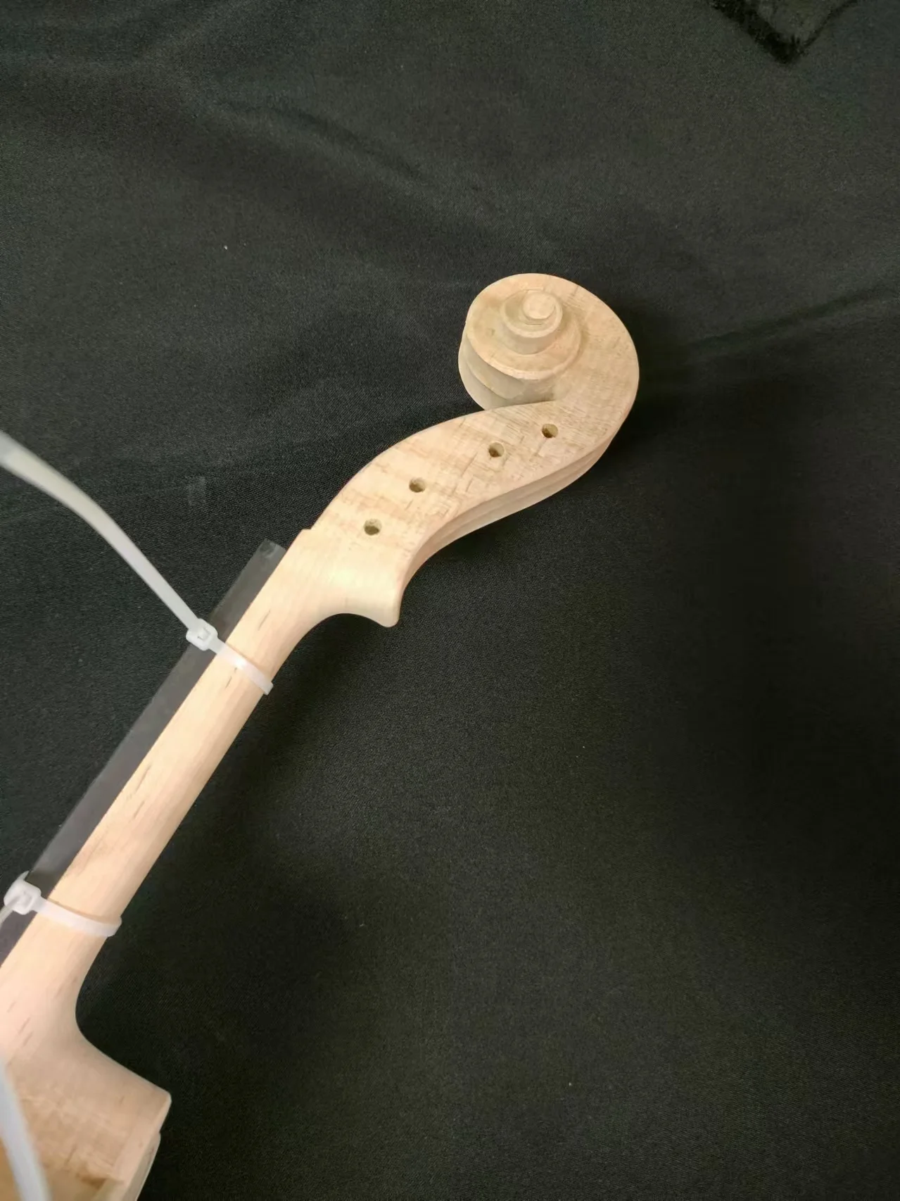 1 шт. белая скрипка ненагреваемая огненный клен задняя часть ель верх черное