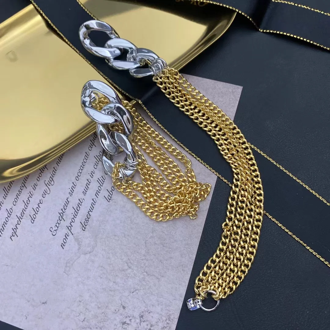 

Simple and fashionable gold and silver chain earrings