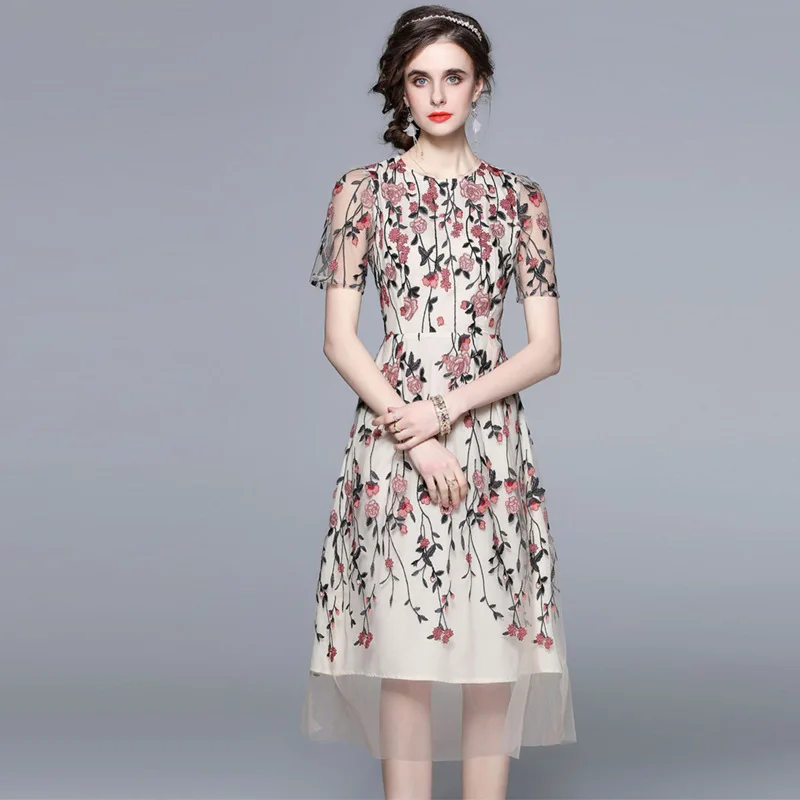 

New Summer Embroidered Party Dress Women Short Sleeve Floral Layered Embroidery Slim Fit Waist Retro Mesh Dress