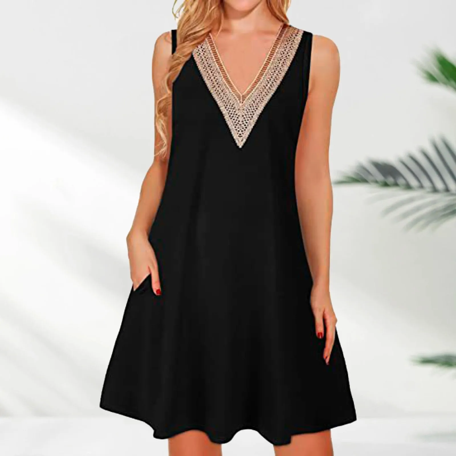 

Женское кружевное платье с V-образным вырезом