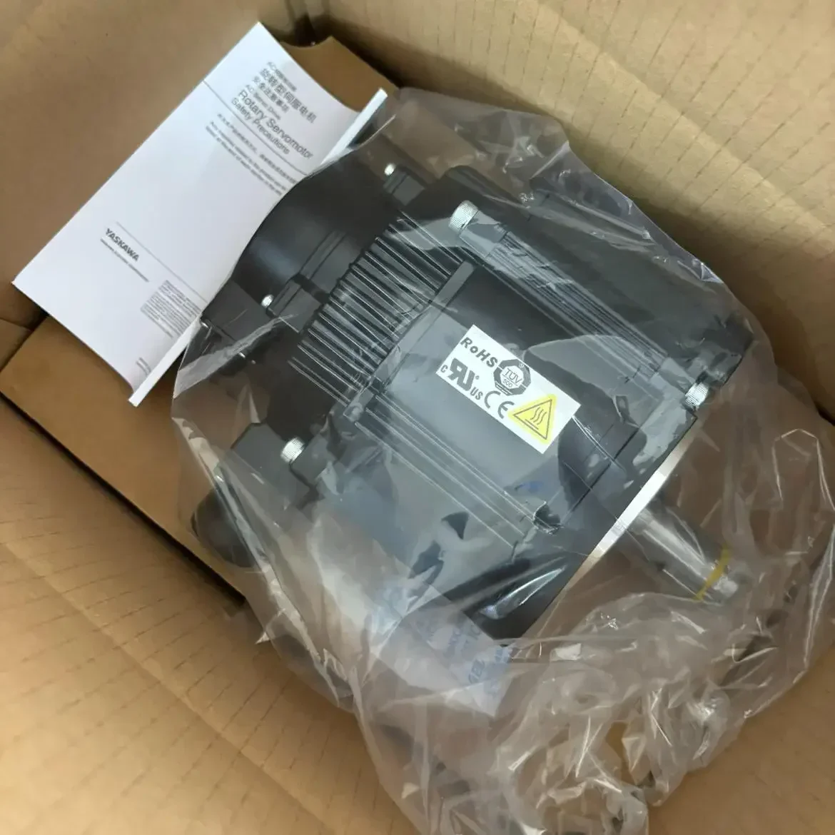 Серводвигатель Yaskawa 5-го поколения SGMGV-09/13/20/30/44ADC/ADA/A3C61/6S/6C/2B/41