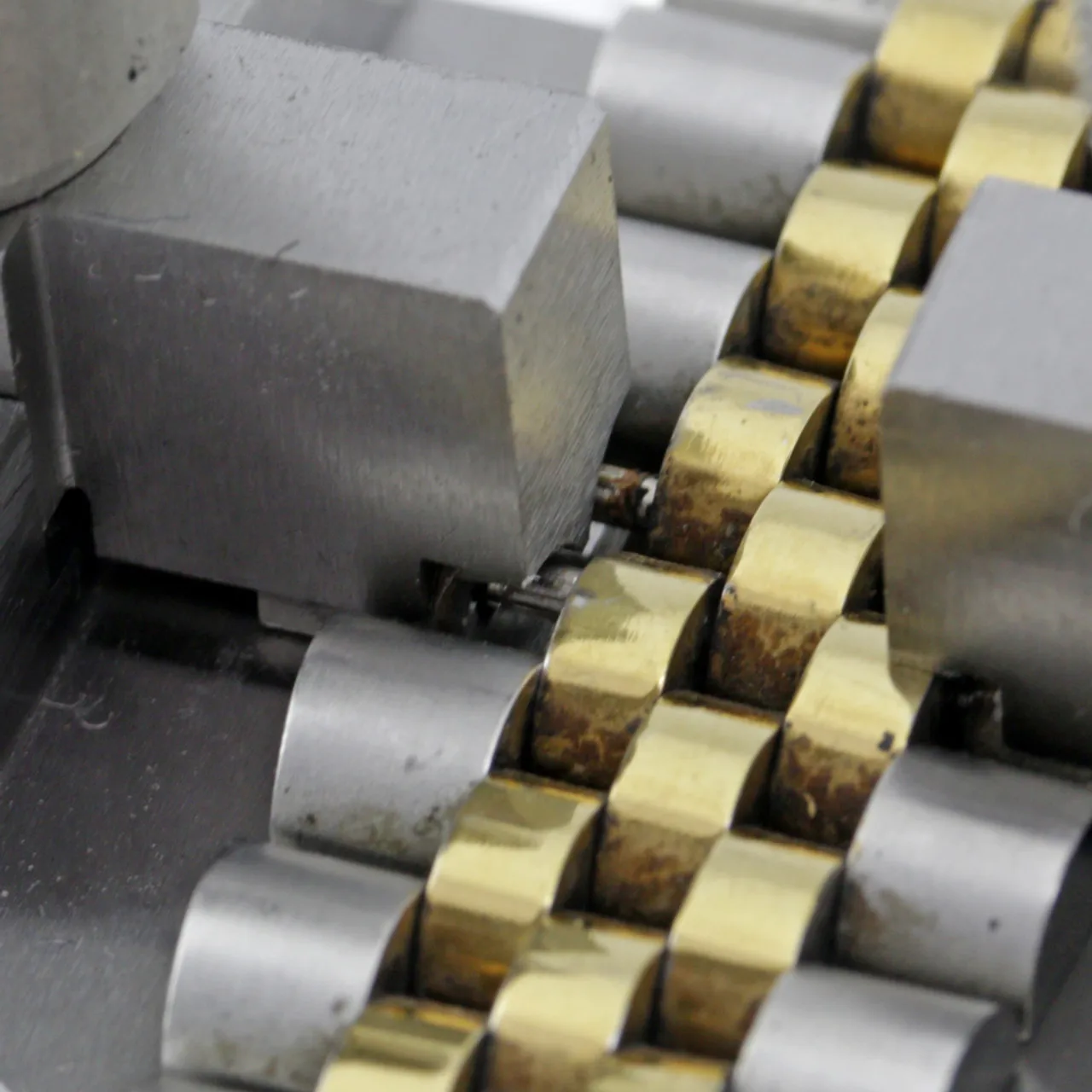 Металлические часы из нержавеющей стали инструмент для удаления звеньев