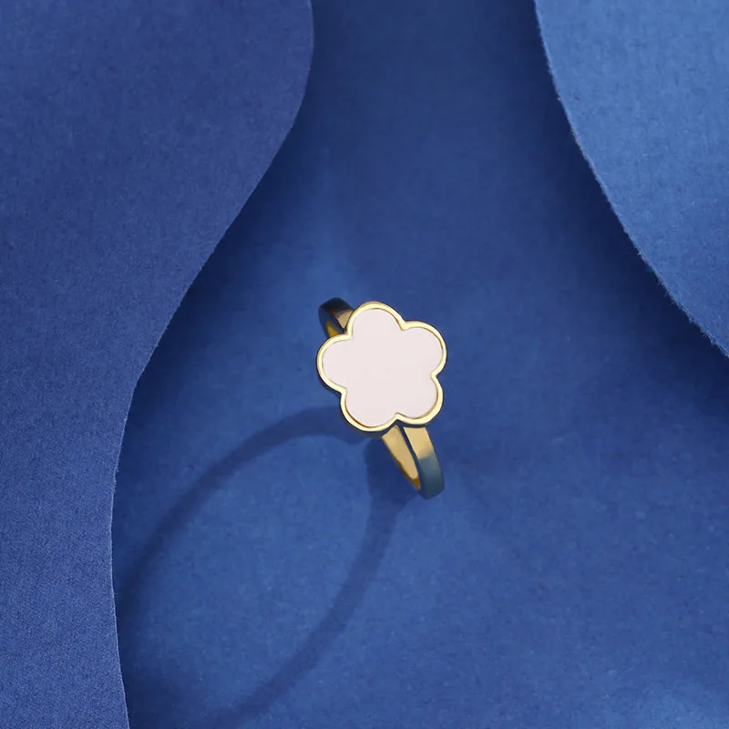 Модный счастливый цветок с пятью лепестками пятилистный клевер цветной