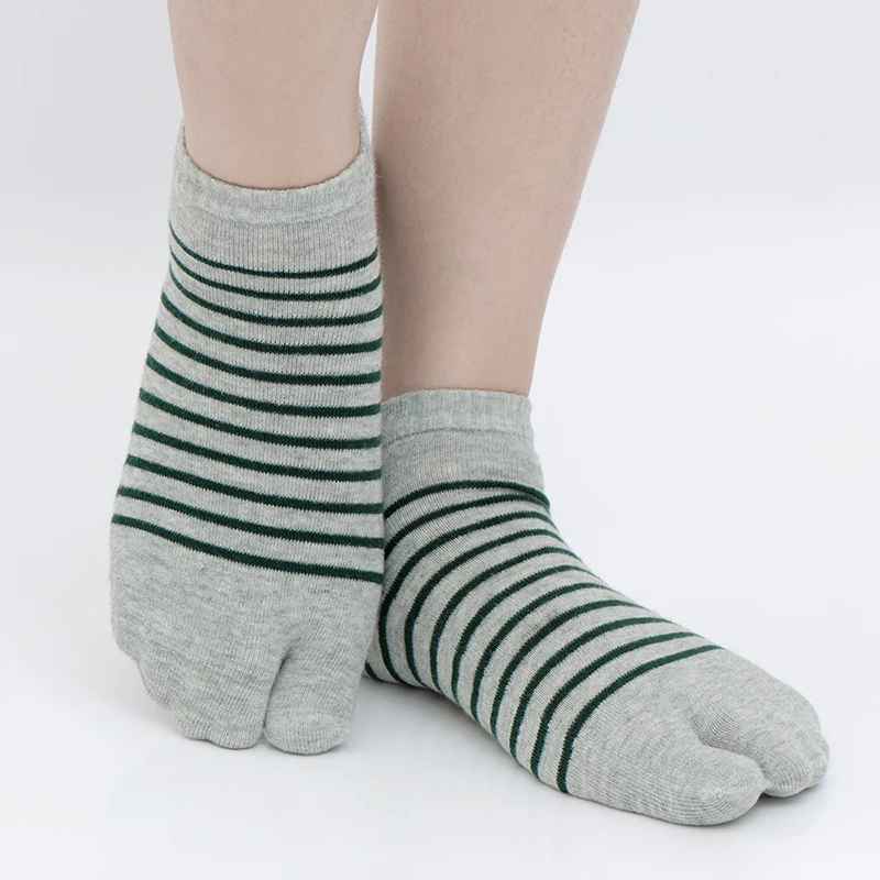 

Japanese Men And Women Sandal Split Toe Tabi Two Finger Socks Black Kimono Flip Flop Sandal Split Ninjia White Tabi Toe Socks