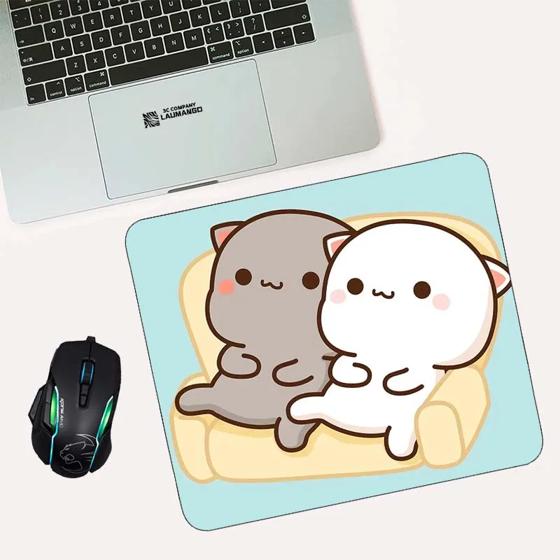 

Коврик для мышки с персиком и котом Mochi, игровой коврик для компьютерного стола, стеклянный коврик для мыши с клавиатурой, шкаф для ПК, аксесс...