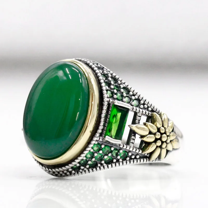 Кольцо ручной работы из серебра 925 пробы с натуральным зелёным агатом