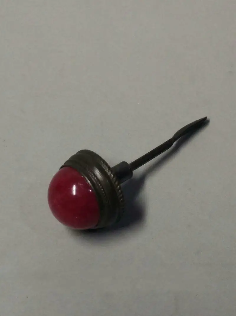 Статуэтки из красного нефрита 2 шт