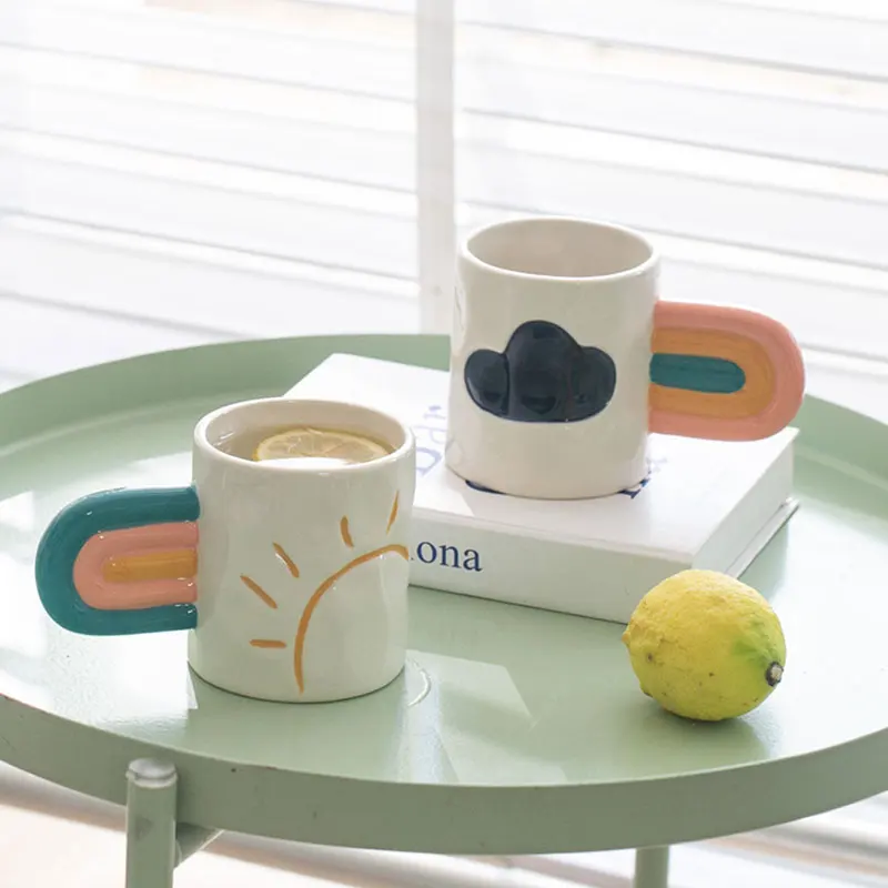 Tazas creativas pintadas a mano con mango de arcoíris, taza de café de cerámica con nube de sol, tazas de leche y agua personalizadas, regalo para pareja, cumpleaños y ella