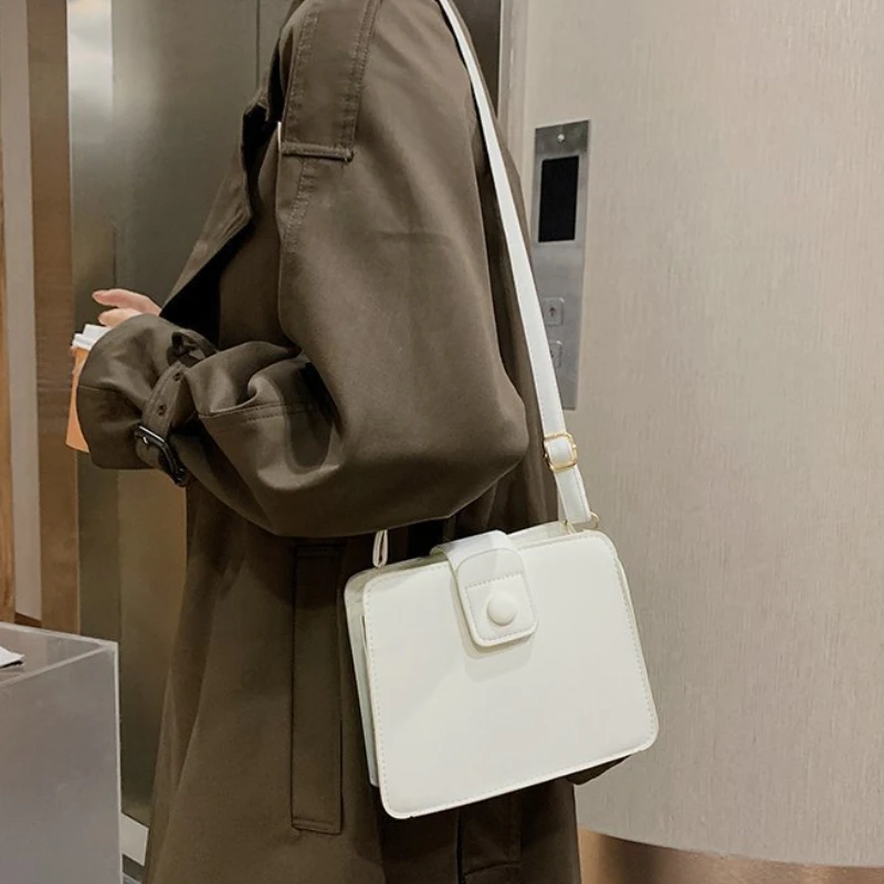 2022 Autumn  Winter New Women Small Square Bags Simple Fashion Contrast Color Shoulder Messenger Bag All-match