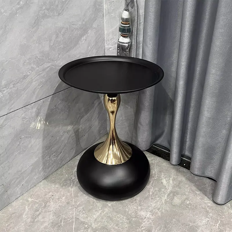 Стоячий современный журнальный столик в скандинавском стиле черный для