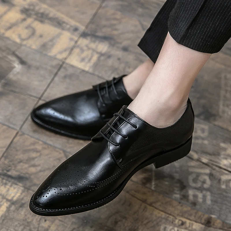 Men's New Oxford Shoes Fashion Men Dress Shoes Office Business Brogue Black Formal Shoes Men Leather Casual Comfortable Footwear