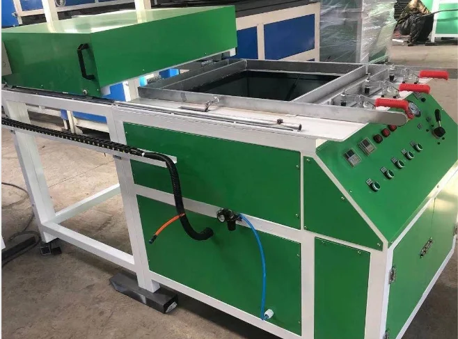 Высокоскоростная полуавтоматическая пластиковая термоформовочная вакуумная