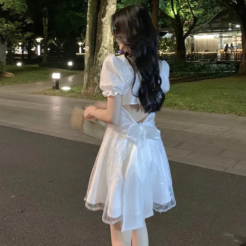 

Back bow dress women's summer 2022 new French gentle design, niche pearly backless skirt
