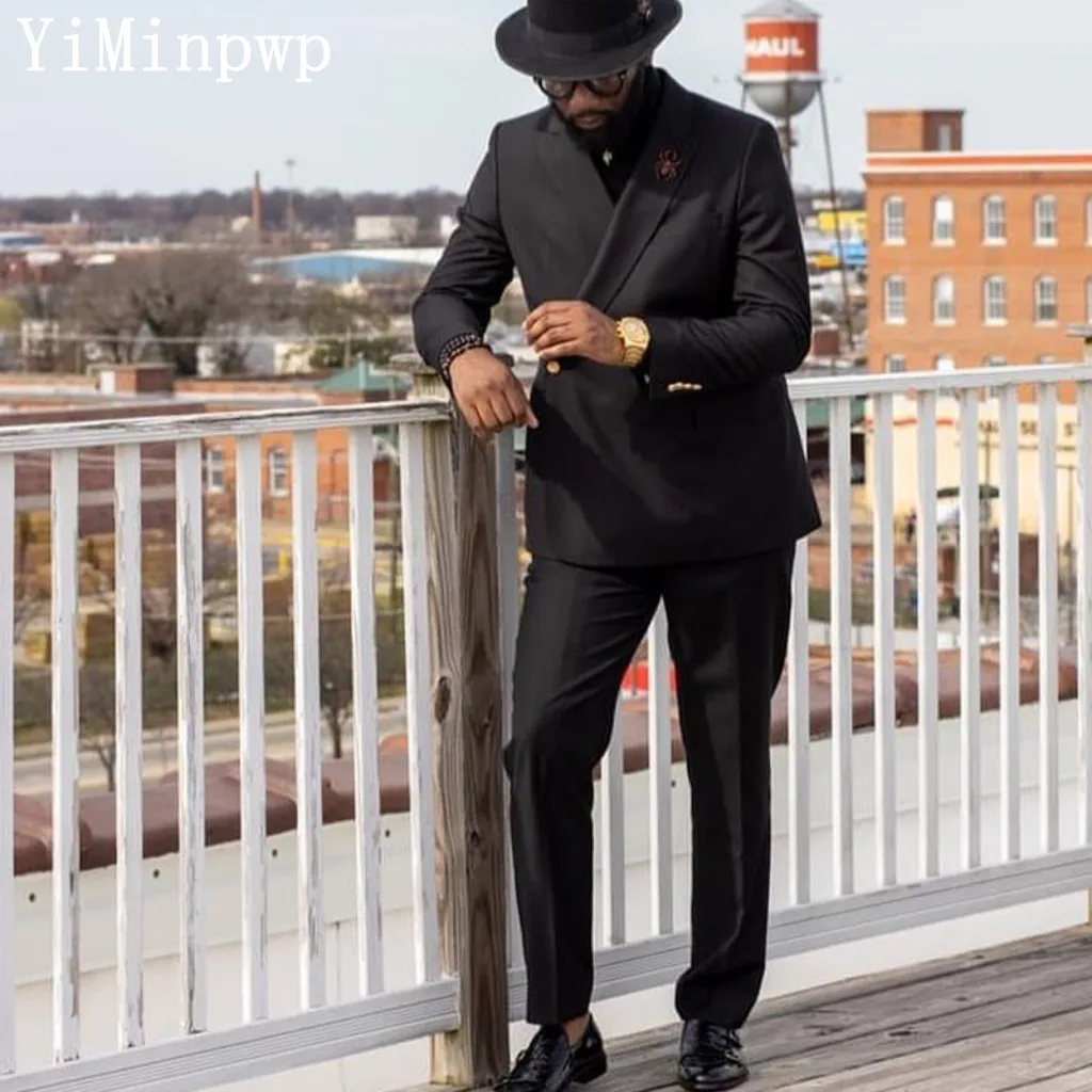 

Костюм мужской двубортный из блейзера и брюк