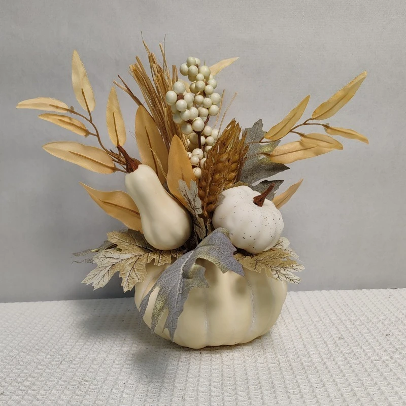 

Искусственные тыквы и листья из полиэстера