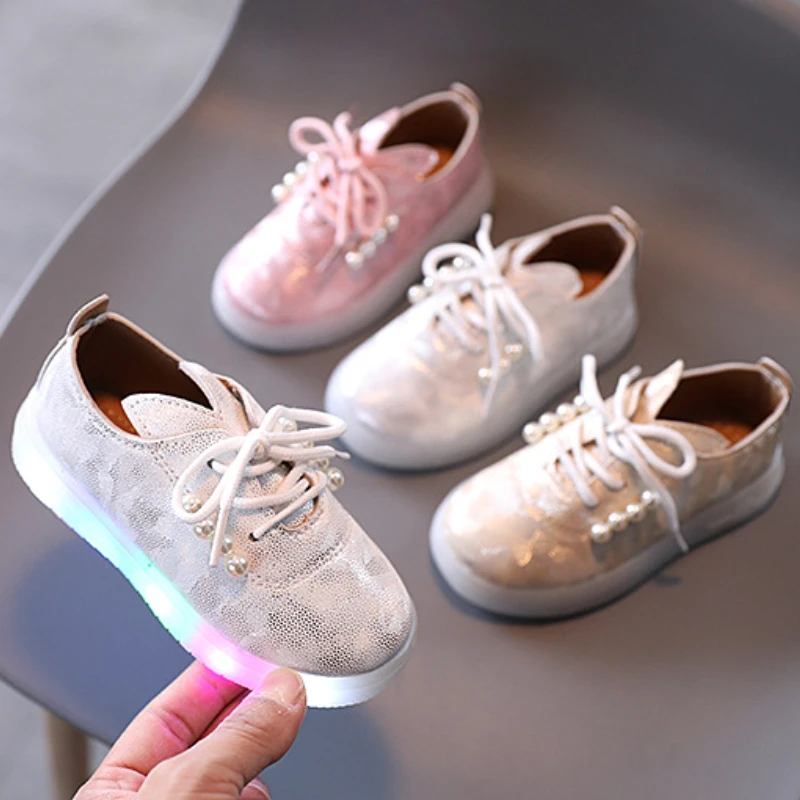 

Children LED Light Casual Shoes Kids Glowing Sneaker Fashion Lace Up Skate Shoes Princess Pearl Flat Girls Shoes Zapatillas Niño